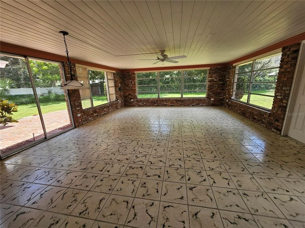 Photo of 880 OLEANDER DRIVE SE