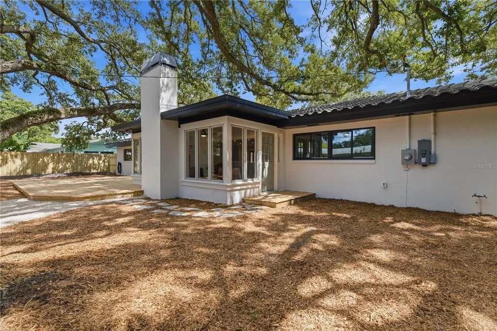Photo of 2218 HENNESEN DRIVE