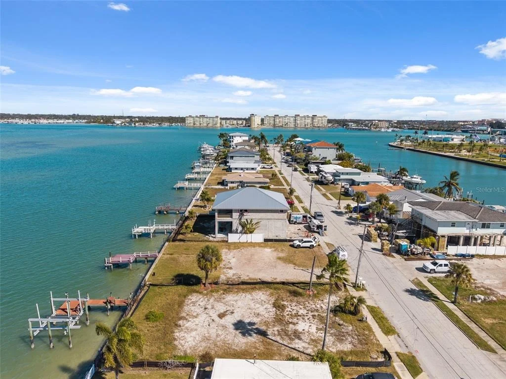 Photo of 15307 HARBOR DRIVE