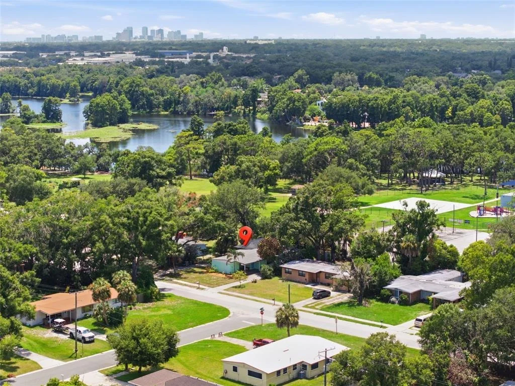 Photo of 609 W RIVER DRIVE