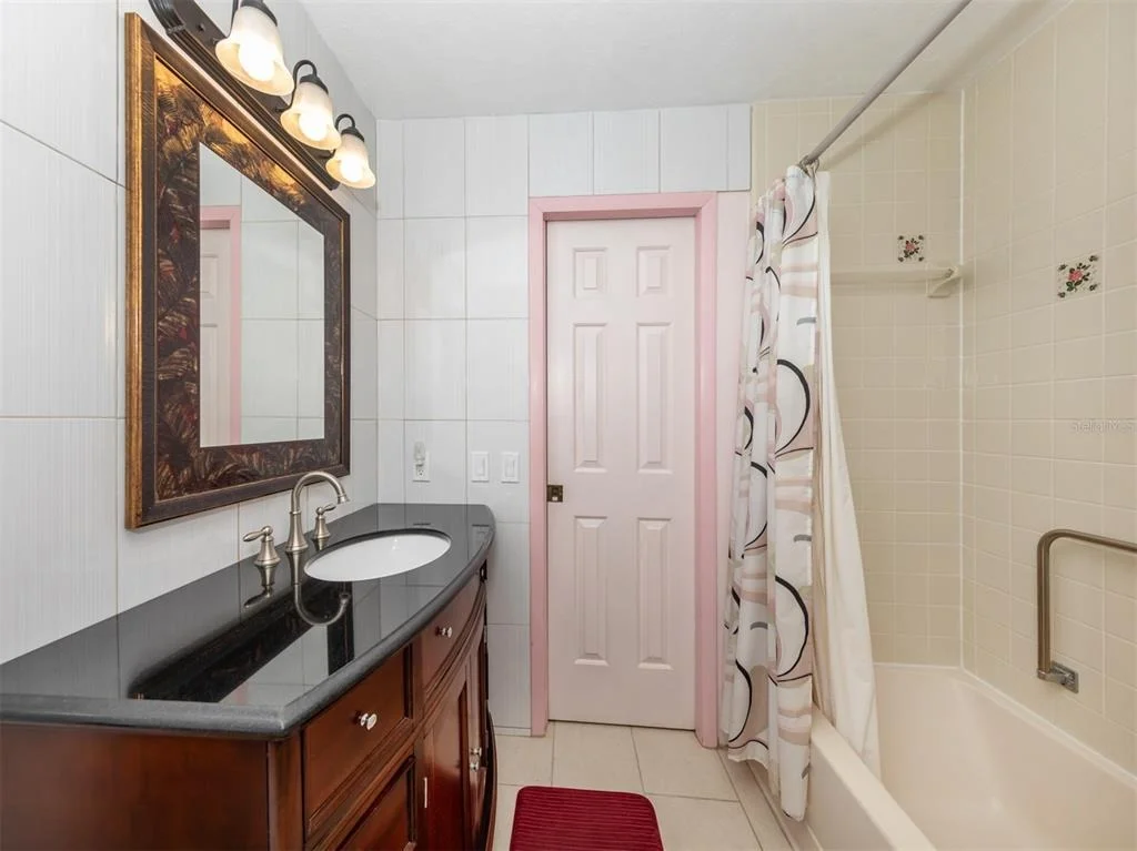 Photo of 628 LA JOLLA CIRCLE