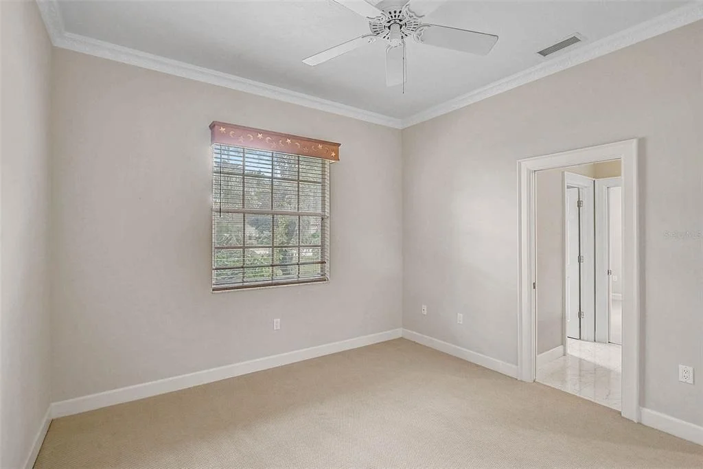 Photo of 852 MACEWEN DRIVE