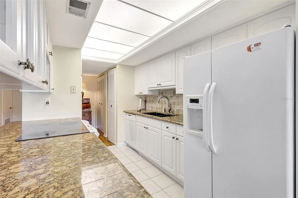 Photo of Unit 708 at 660 ISLAND WAY