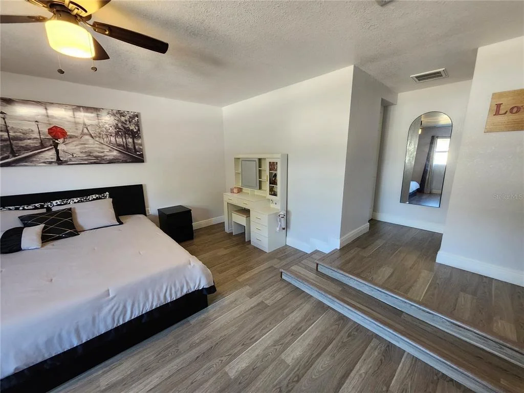 Photo of 10805 DESOTO ROAD