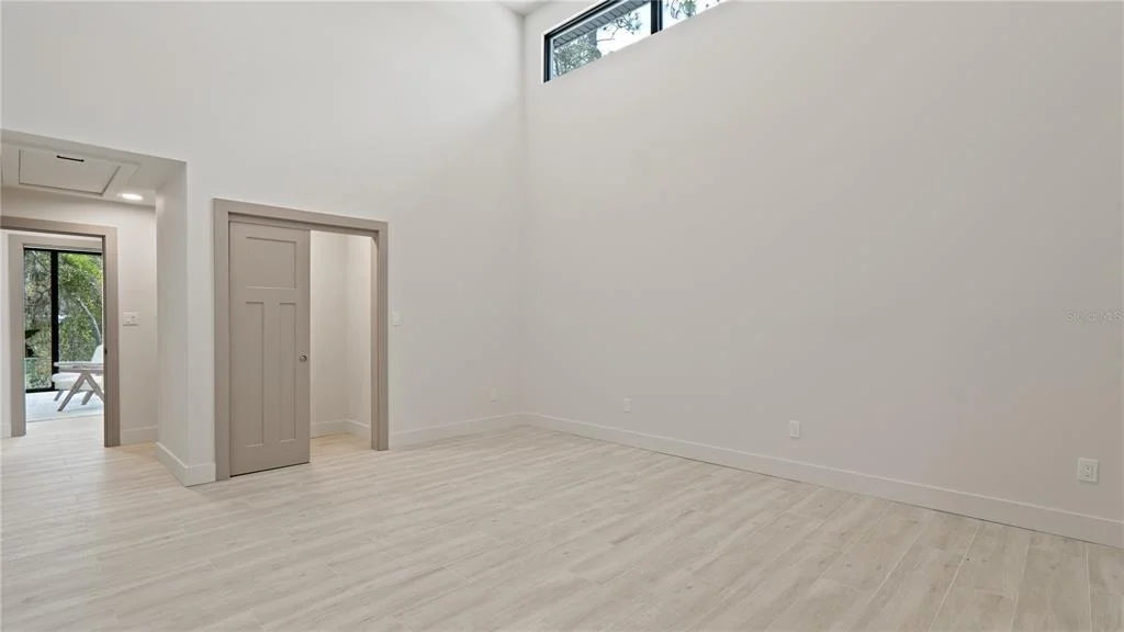 Photo of 1447 BIRD ROAD