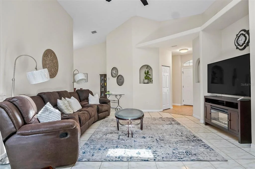 Photo of 19 RAINTREE CIRCLE