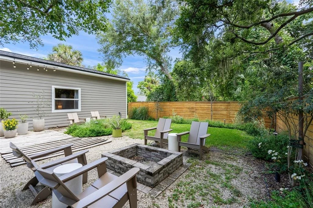 Photo of 319 BEARDED OAKS CIRCLE