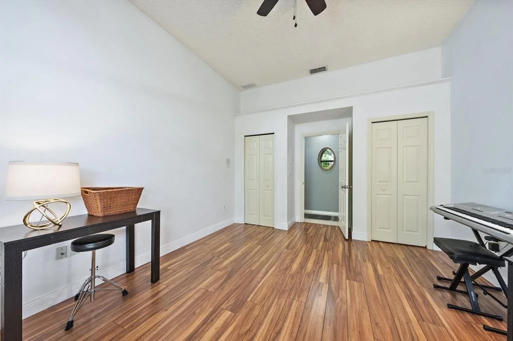 Photo of 4732 MEADOWVIEW CIRCLE