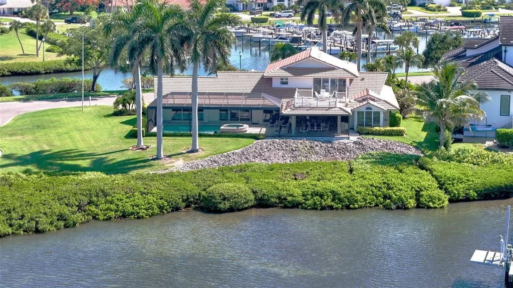 Photo of 321 LOOKOUT POINT DRIVE