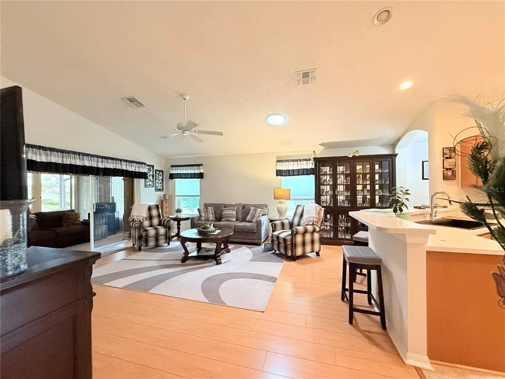 Photo of 265 CENTER OAK CIRCLE