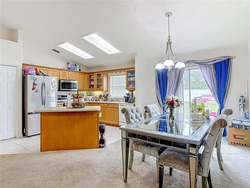 Photo of 8 BAINBRIDGE LANE