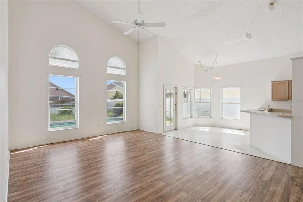 Photo of 523 ROCHESTER LOOP