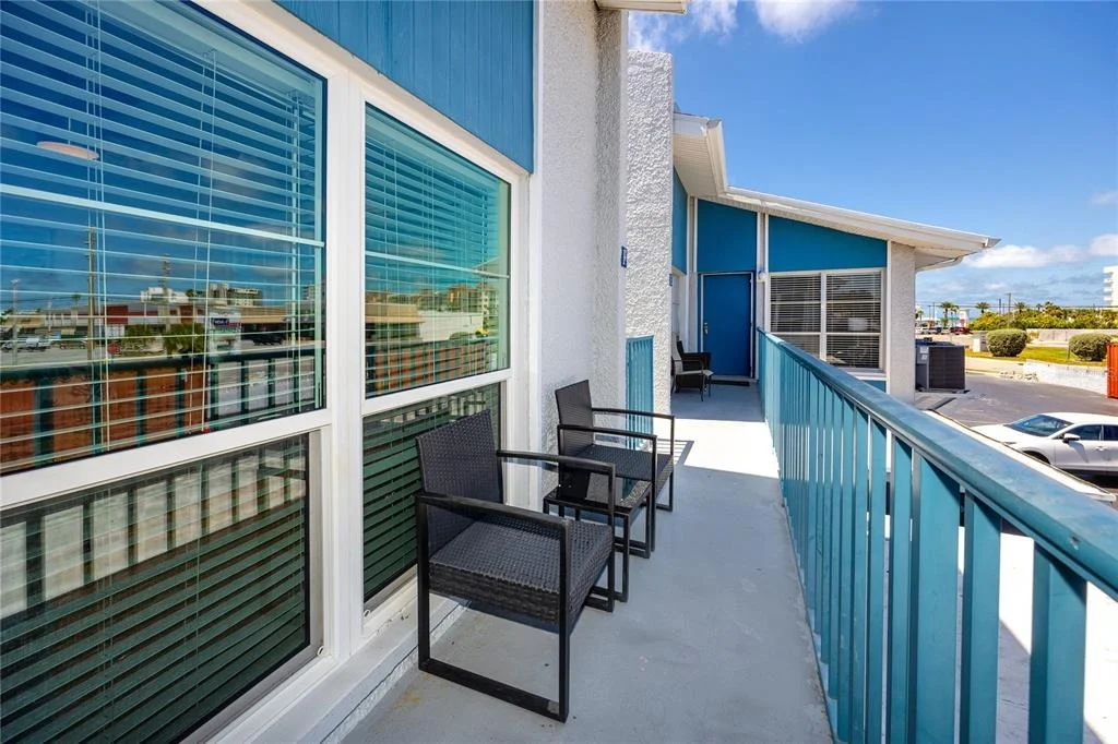 Photo of Unit F at 159 MEDALLION BOULEVARD