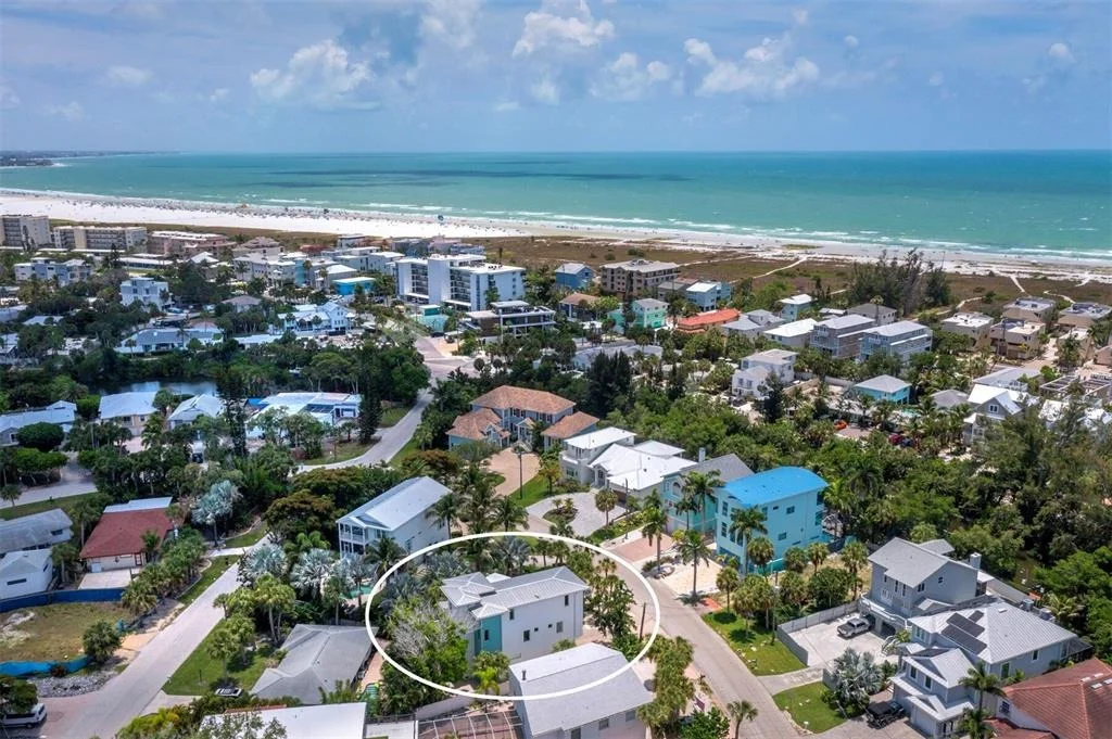 Photo of 471 ISLAND CIRCLE