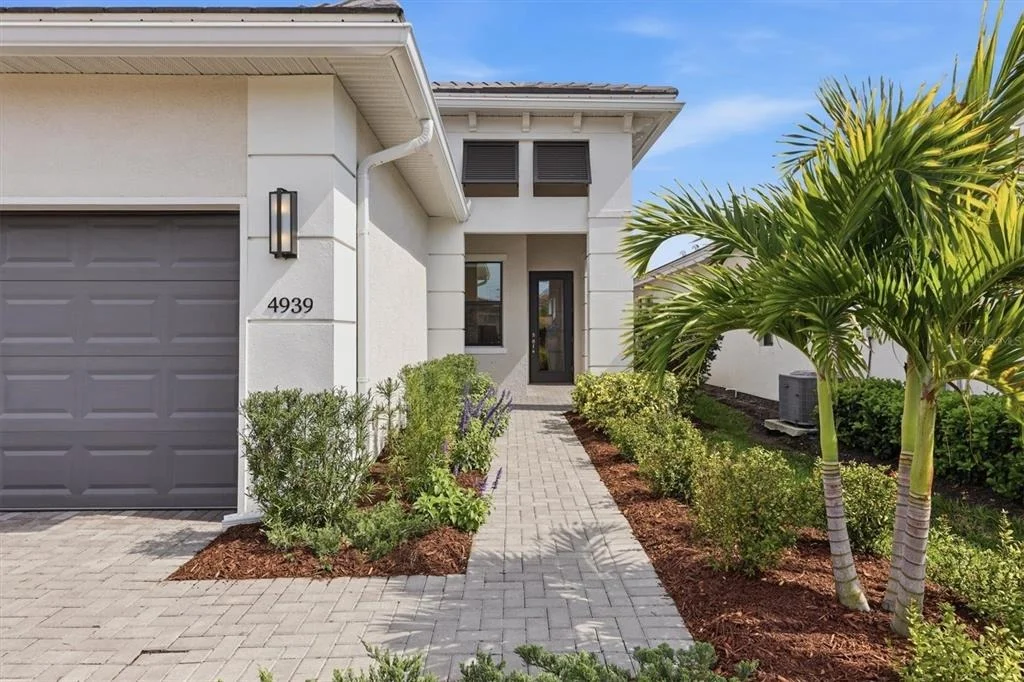 Photo of 4939 CAROVA WAY