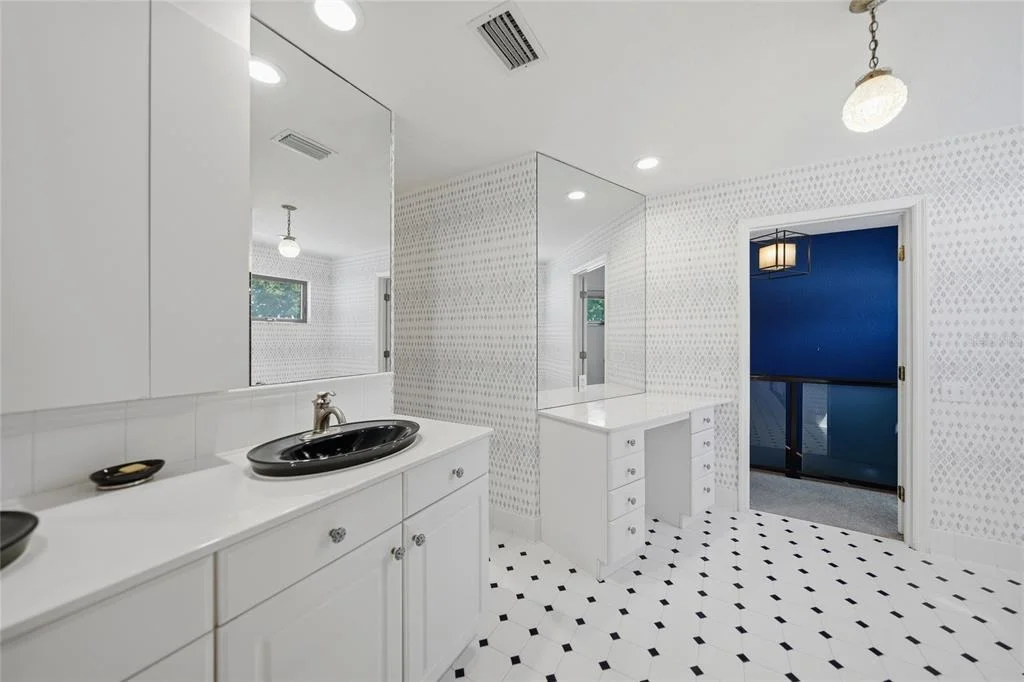 Photo of 4460 NORTHSHORE DRIVE