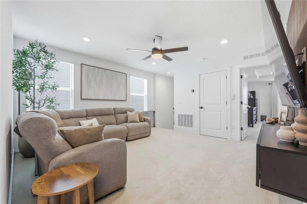 Photo of 1663 CROWNCREST DRIVE