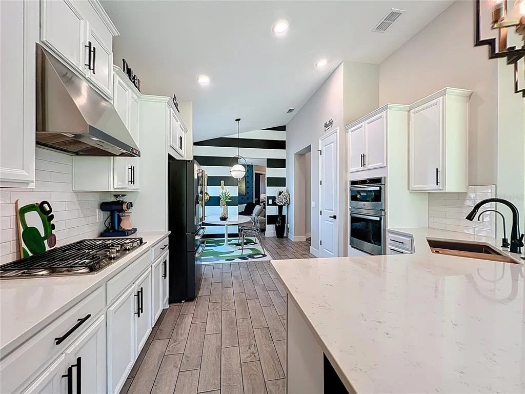 Photo of 991 LAKESIDE ESTATES DRIVE