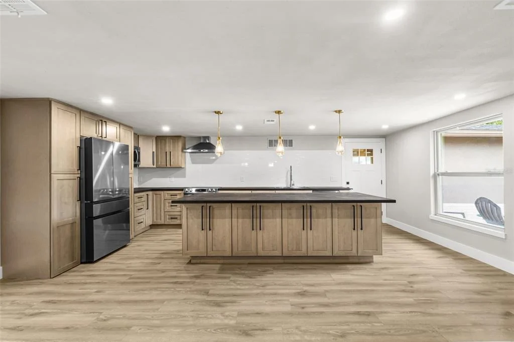 Photo of 4036 SUNRAY DRIVE