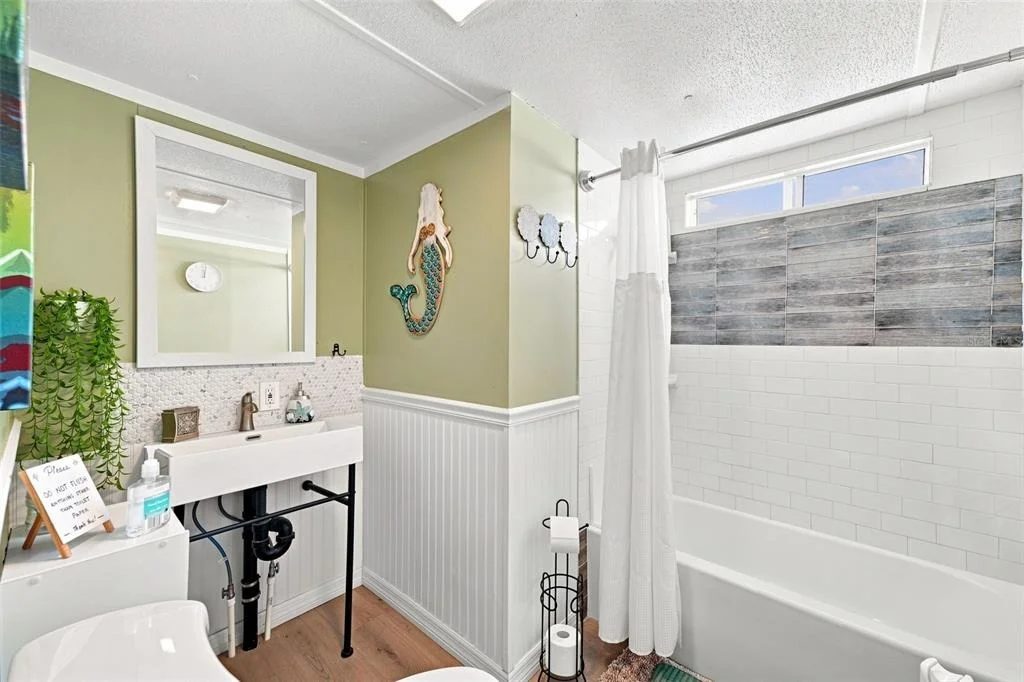 Photo of 6819 HERON LANE