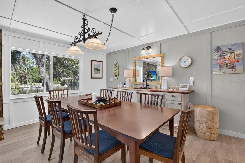 Photo of 6086 ISLAND DRIVE
