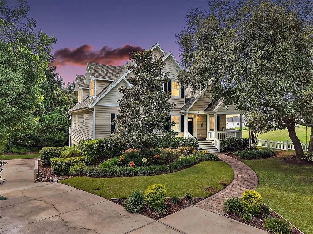 Photo of 580 W 10TH AVENUE