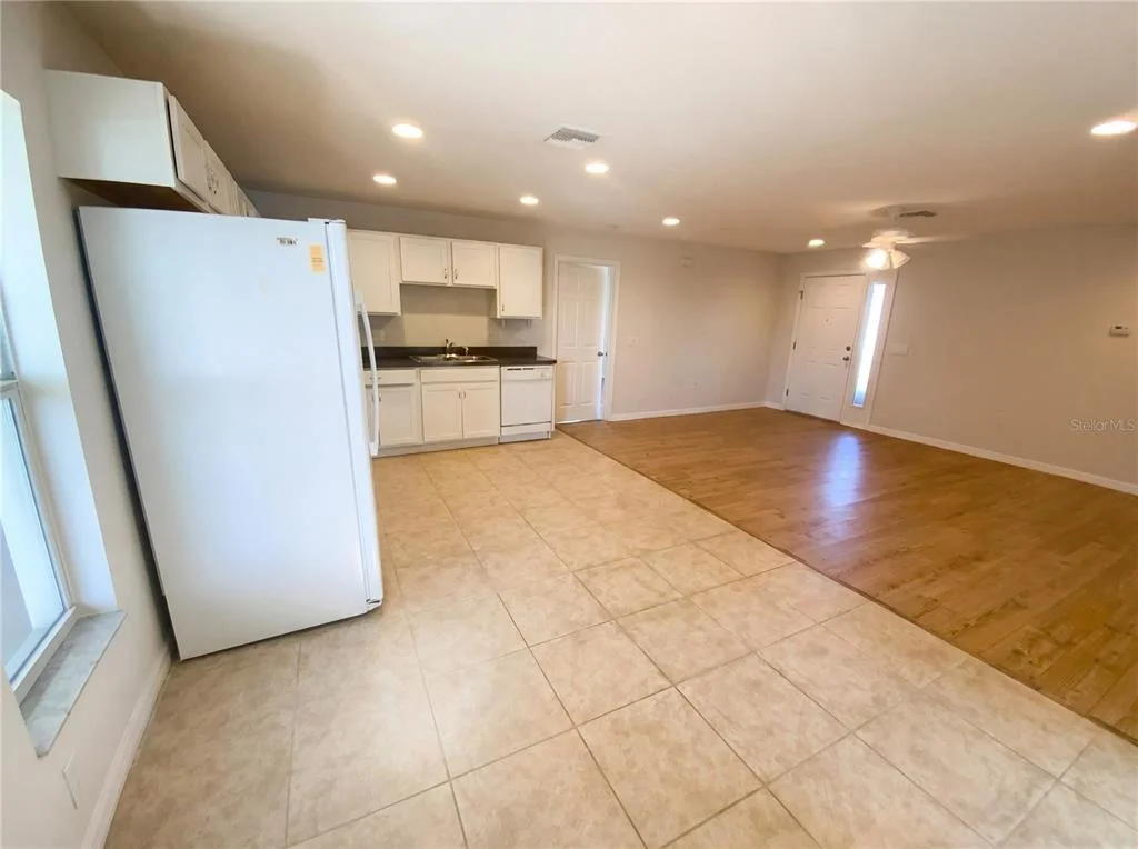 Photo of 11275 LINDEN DRIVE