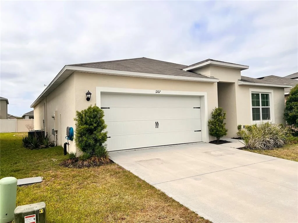 Photo of 1267 IGUANA LOOP