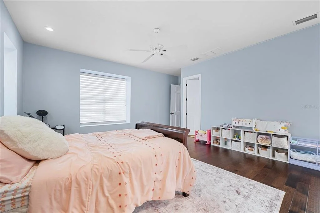 Photo of 6413 MACLAURIN DRIVE