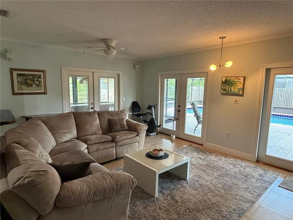 Photo of 1500 CREST DRIVE