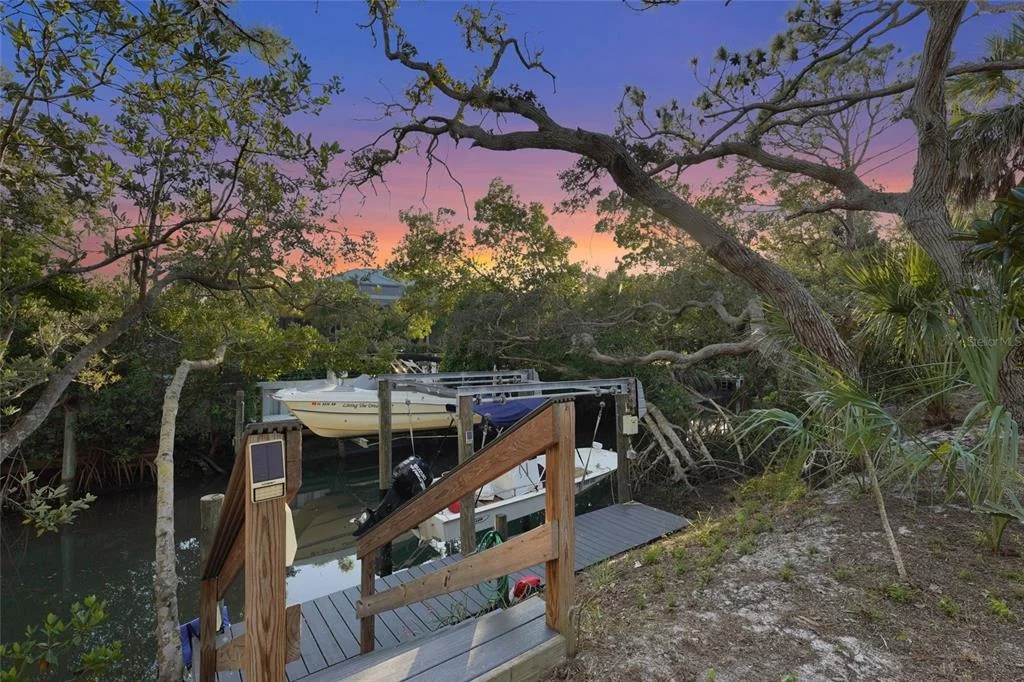 Photo of 405 ESTIL DRIVE N