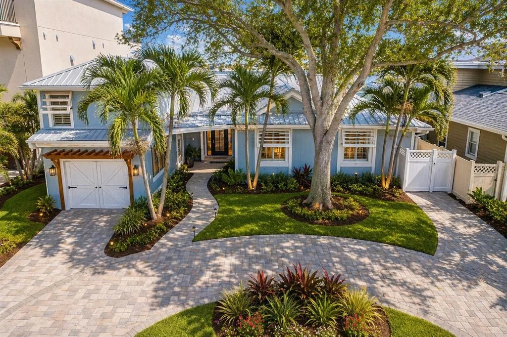 Photo of 845 BAY ESPLANADE