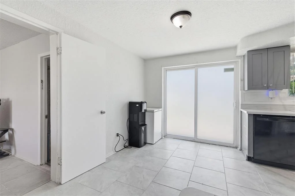 Photo of 4327 BEACON SQUARE DRIVE