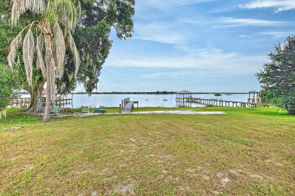 Photo of 4160 LAKEVIEW DRIVE