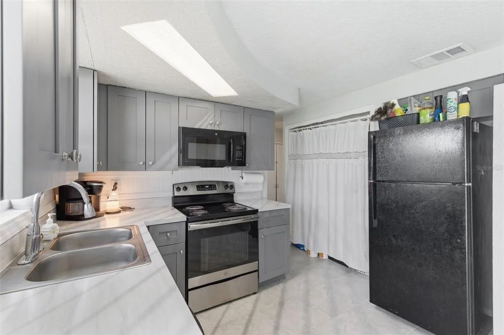 Photo of 4327 BEACON SQUARE DRIVE
