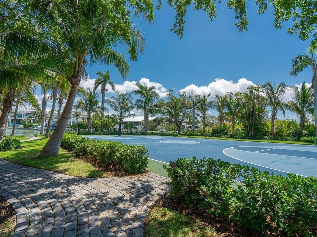 Photo of 1423 HILLVIEW DRIVE