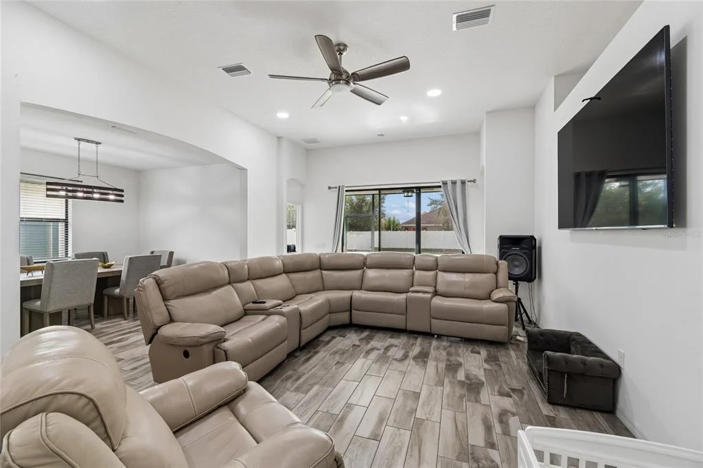 Photo of 943 OLD WINDSOR WAY