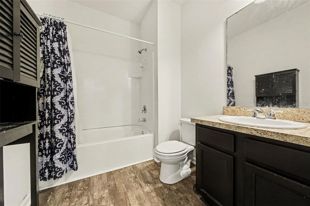 Photo of 1006 COMMUTER DR