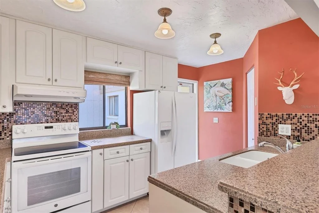 Photo of 6412 SUN EAGLE LANE