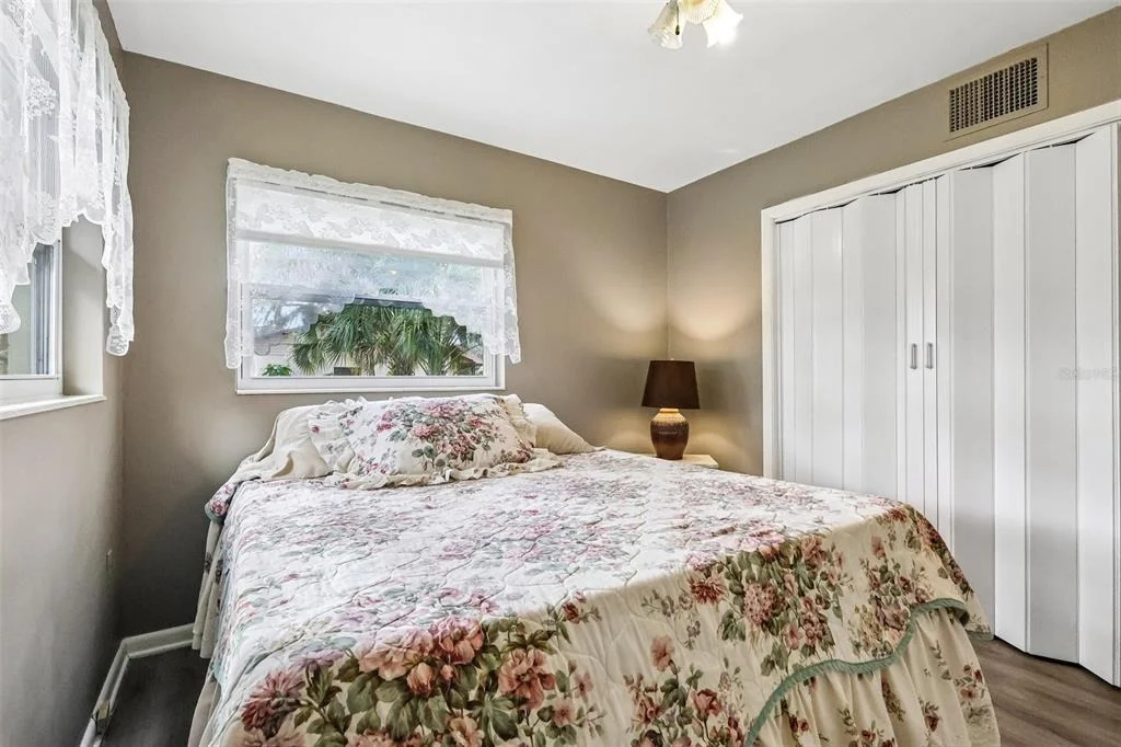 Photo of 37350 OAK LANE