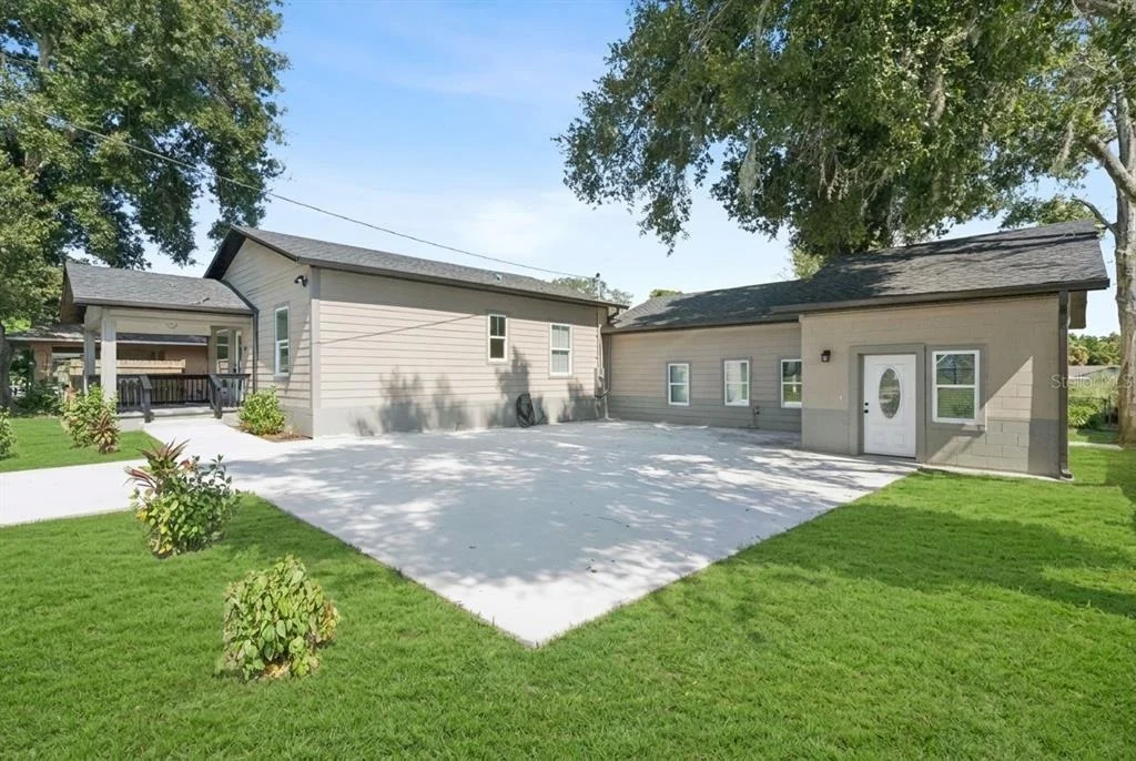 Photo of 207 AVENUE E SE