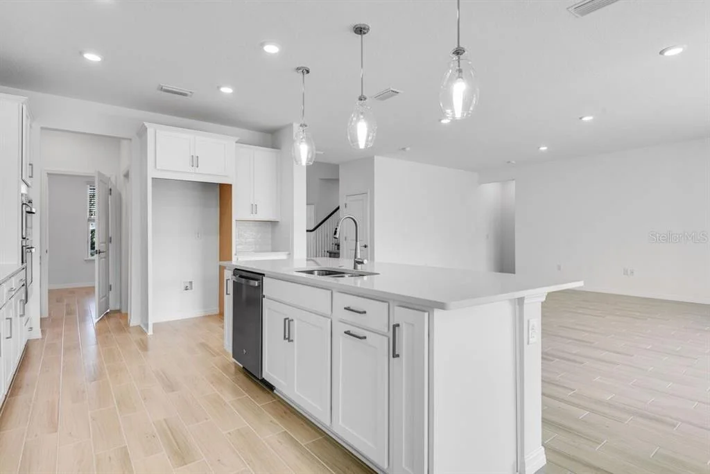 Photo of 846 JUNONIA BOULEVARD