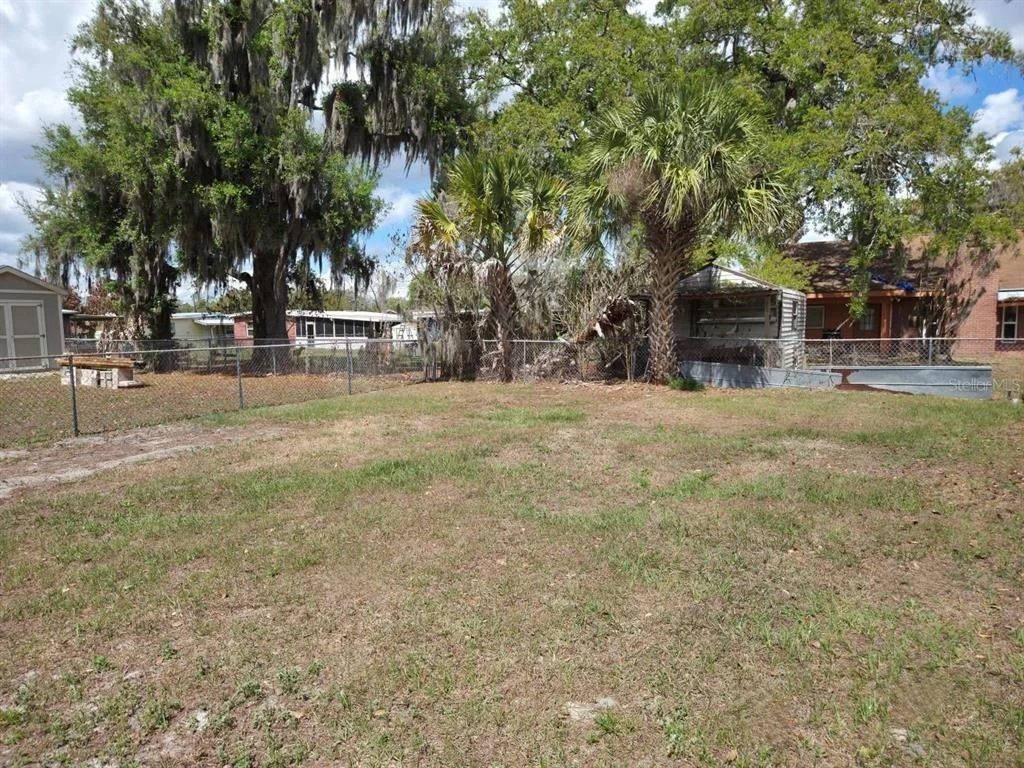 Photo of 640 FORREST DR
