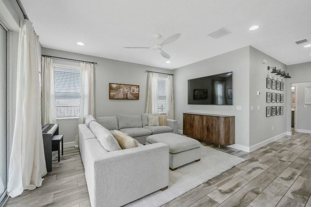 Photo of 6135 VOYAGERS PLACE