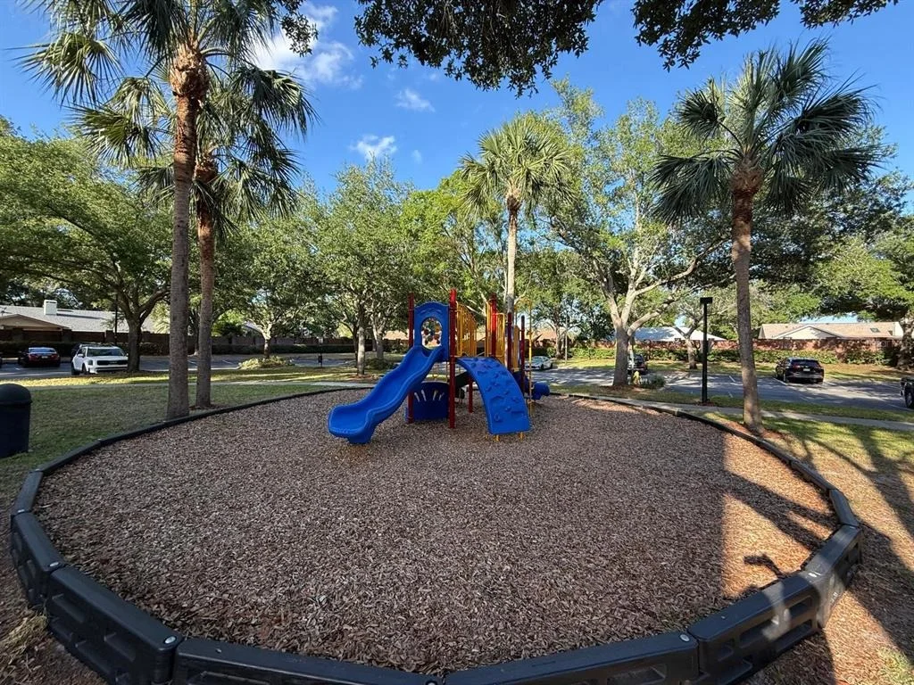 Photo of Unit 307 at 2015 ERVING CIRCLE