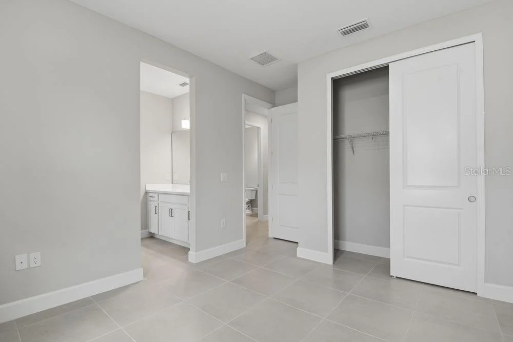 Photo of 664 JUNONIA BOULEVARD