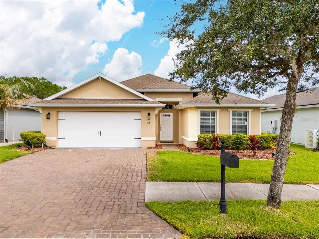 Photo of 118 GOLFVIEW COURT