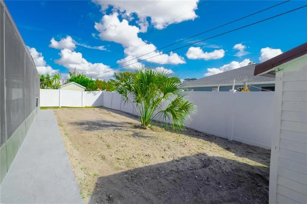 Photo of 1461 ROYAL ROAD