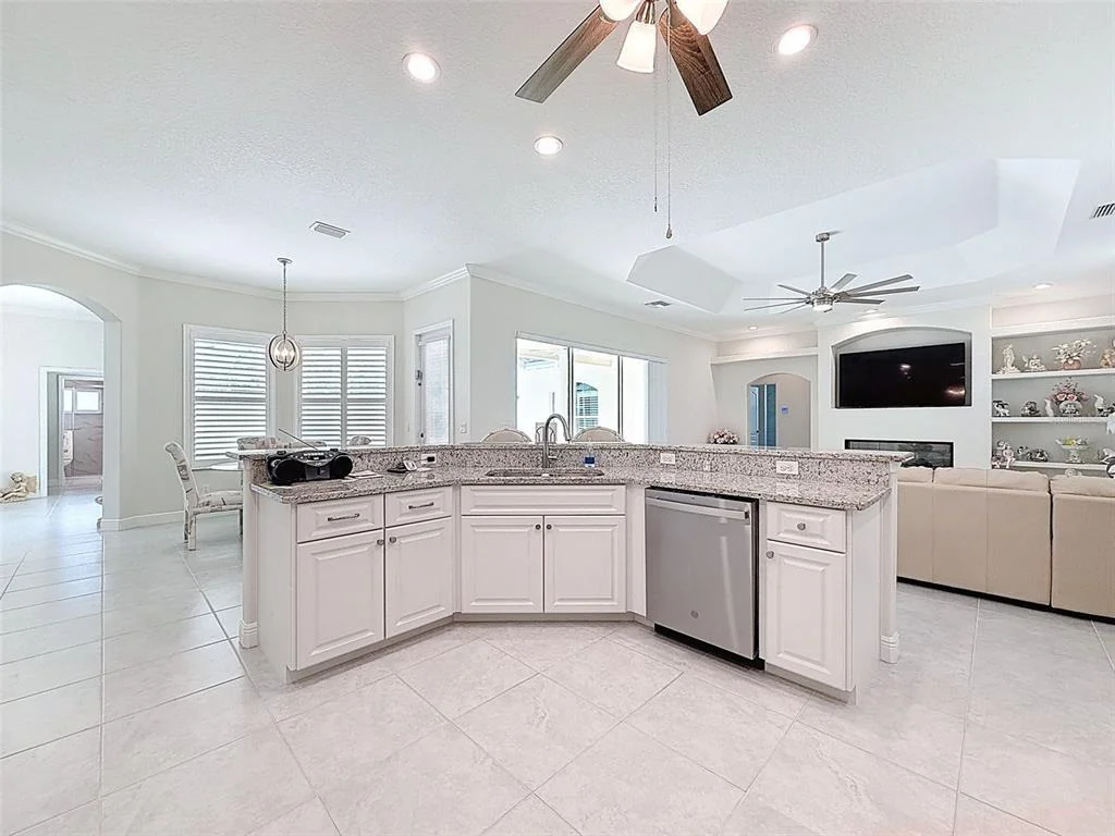 Photo of 1321 VALIANT AVENUE