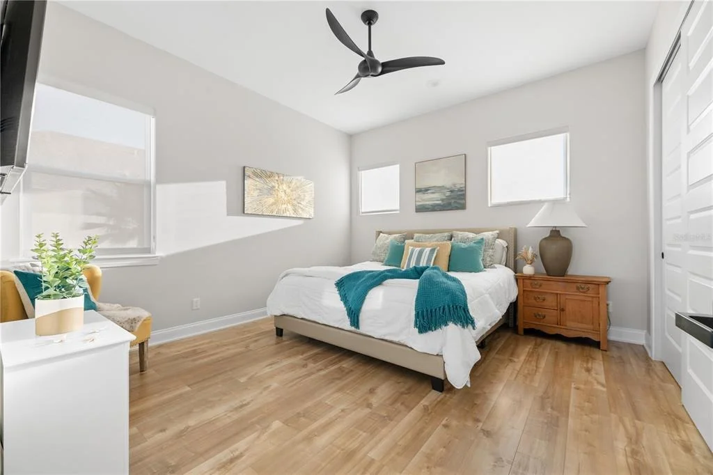 Photo of 2559 PALM AVENUE